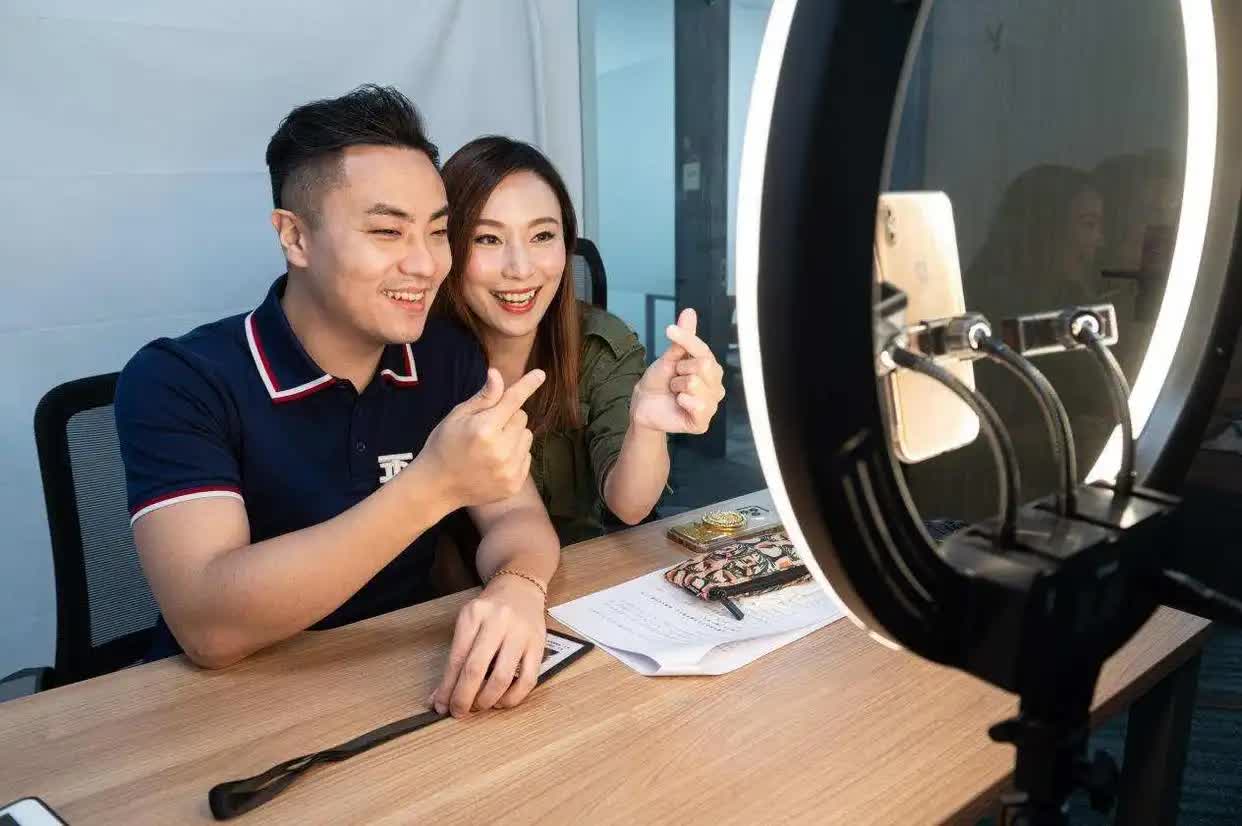 △ 一对在广州创业的“港夫广妻” 。